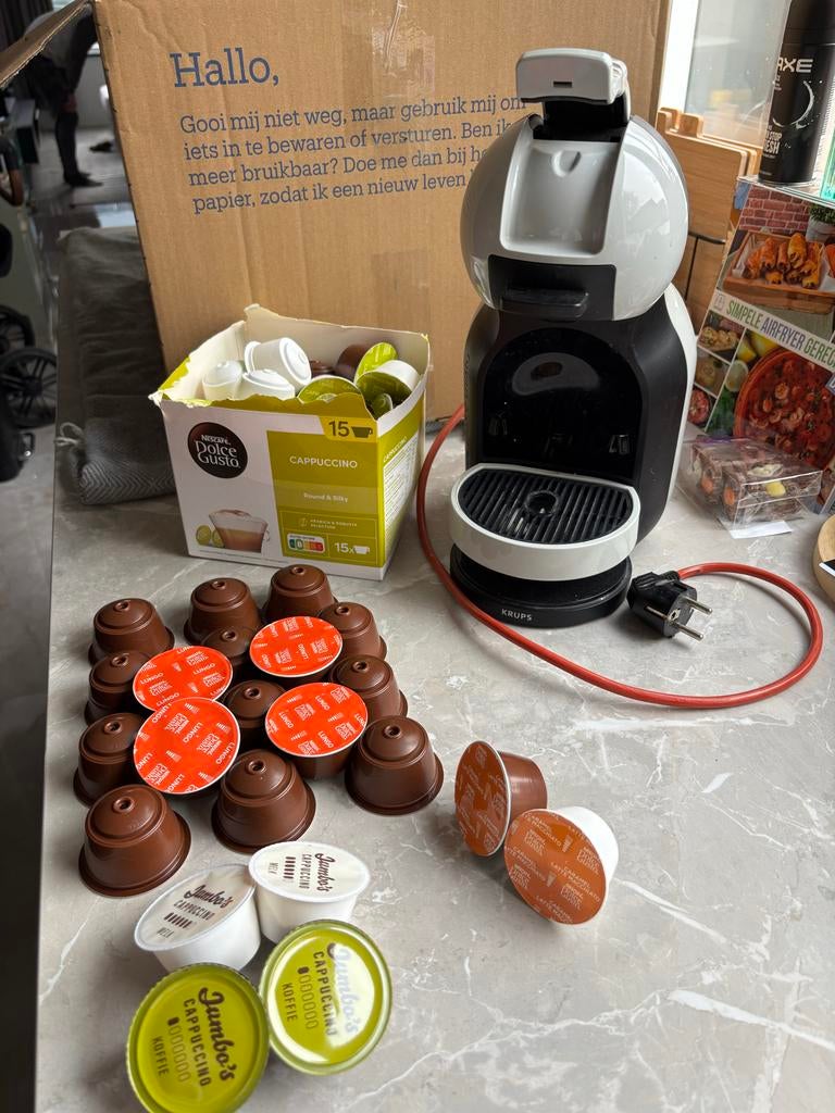 Dolce Gusto Mini Me grijs met koffiecups, Witgoed en Apparatuur, Koffiezetapparaten, Ophalen, Gebruikt, Koffiemachine, Koffiepads en cups