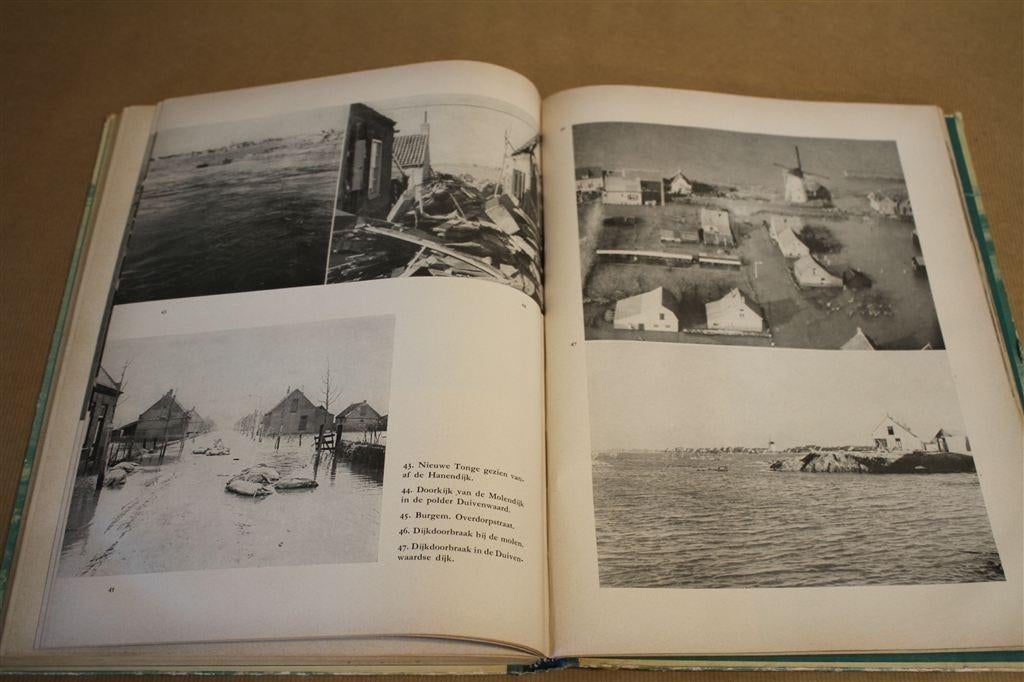 Gebroken dijken. Goeree-Overflakkee en ramp 1 feb. 1953., Ophalen of Verzenden, Gelezen
