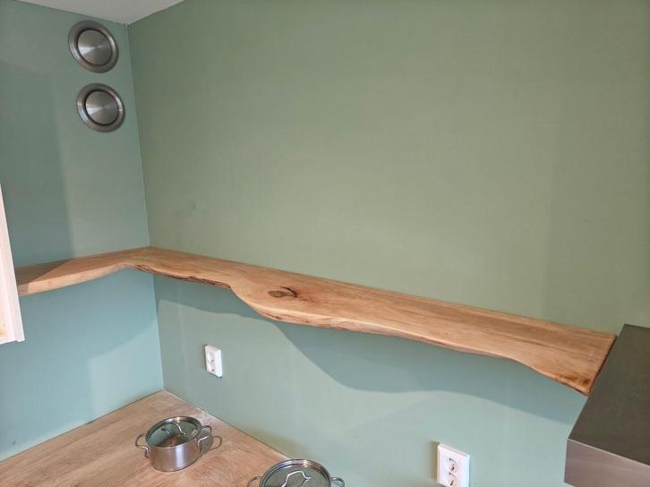 Wandplanken met boomstamrand en blinde bevestiging, Huis en Inrichting, Woonaccessoires | Wandplanken en Boekenplanken, Nieuw