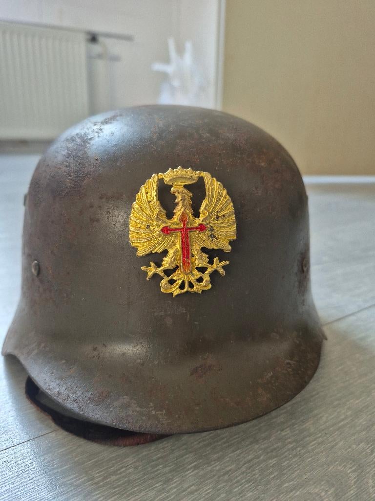 Spaanse helm ww2 Franco, Verzamelen, Ophalen of Verzenden, Overige gebieden, Helm of Baret