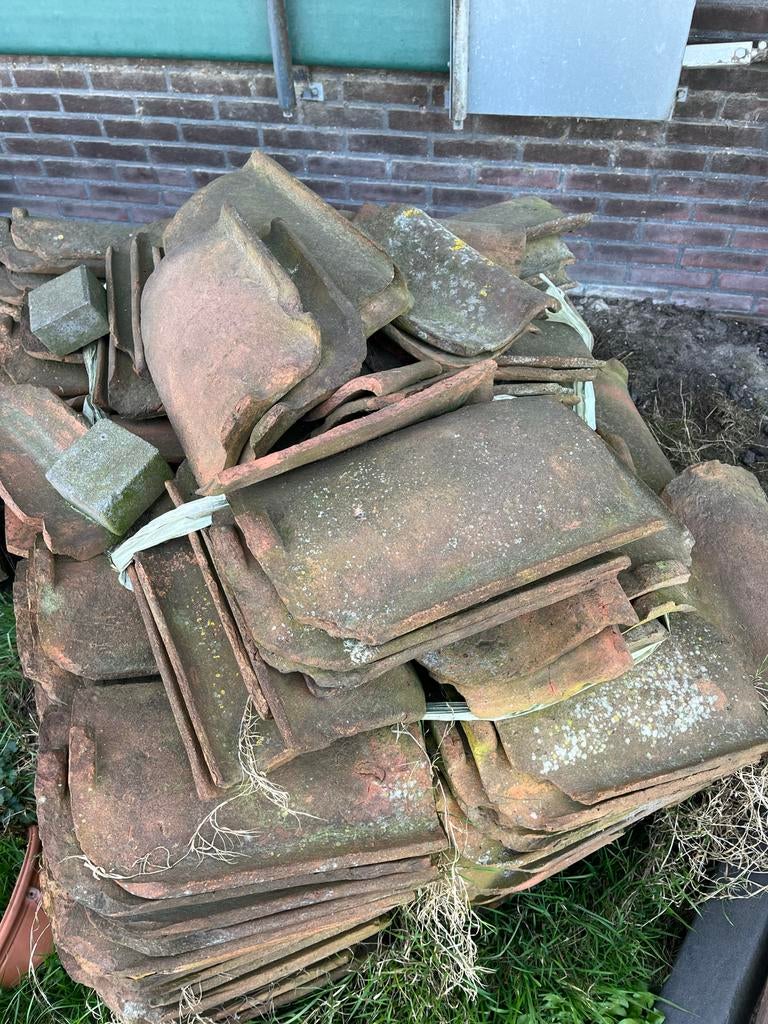 Diverse oude dakpannen - Verschillende soorten en kleuren, Ophalen, Gebruikt, Steen of Klei, 15 m² of meer