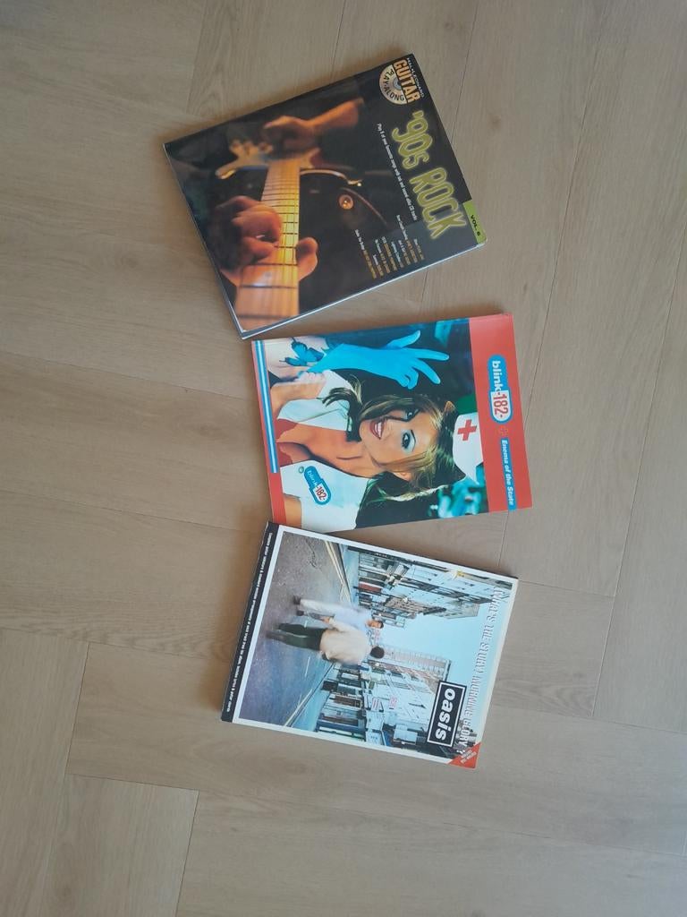 Oasis, blink 182 en 90ties gitaarboek, Ophalen