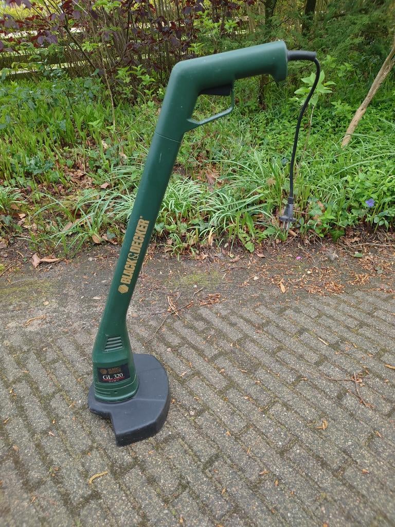 Black & Decker GL 320 grastrimmer (snij breedte 23cm), Tuin en Terras, Grastrimmers, Ophalen, Gebruikt, Black&Decker, 10 tot 30 cm