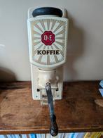 Vintage koffiemolen, Ophalen