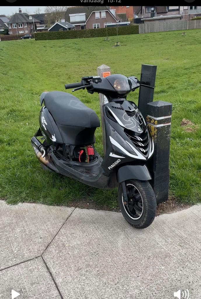 Zip 70 cc malossi, Fietsen en Brommers, Scooters | Piaggio, Zo goed als nieuw, Zip, Tweetakt, Ophalen