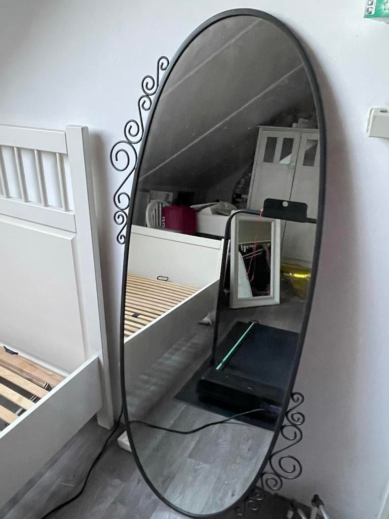 IKEA EKNE spiegel - ovaal met sierlijk frame, Huis en Inrichting, Woonaccessoires | Spiegels, Ophalen, 100 tot 150 cm, Zo goed als nieuw