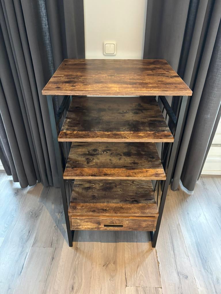 BELIANI KEENE kastje, Huis en Inrichting, Ophalen, Zo goed als nieuw