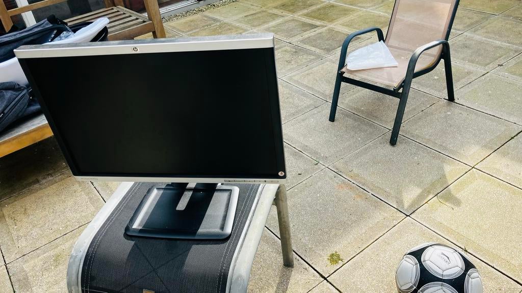 HP Compaq LA2205wg monitor, Computers en Software, Monitoren, Ophalen, Gebruikt, Full HD, In hoogte verstelbaar