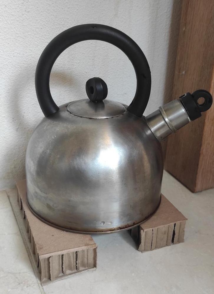 Gebruikte waterketel waterkoker - 2 liter - werkt perfect, Witgoed en Apparatuur, Waterkokers, Gebruikt, 1 tot 2 liter, Draadloos