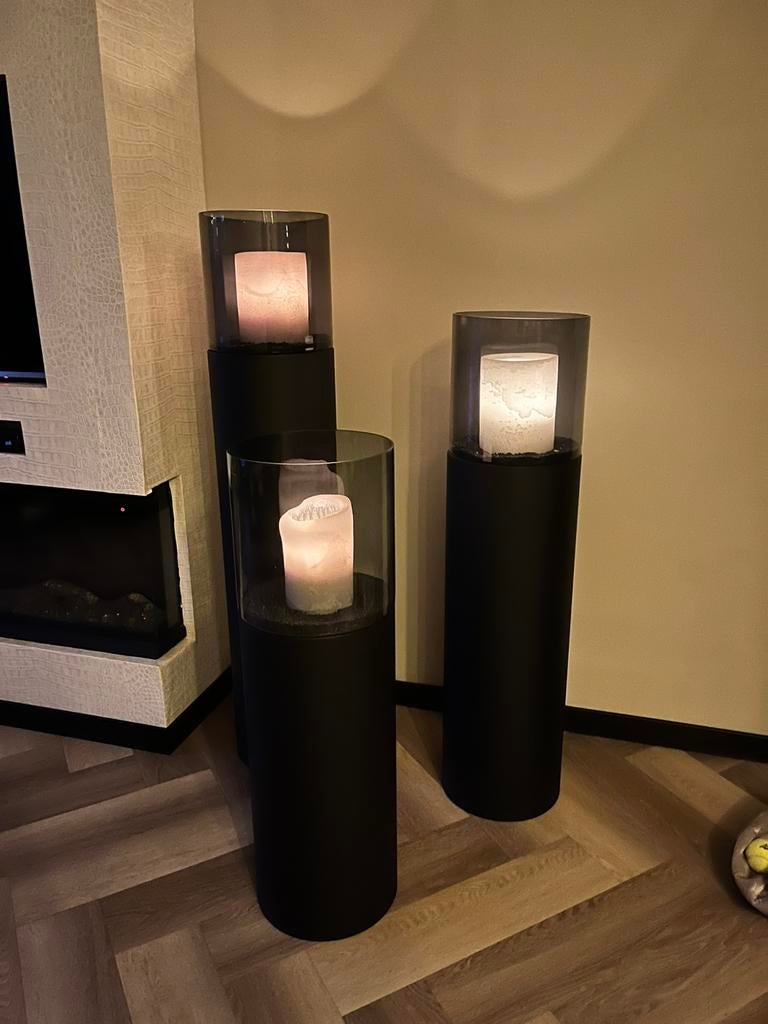 Zwarte windlichten, kandelaars van initials 3x, Huis en Inrichting, Woonaccessoires | Kandelaars en Kaarsen, Ophalen, Zo goed als nieuw