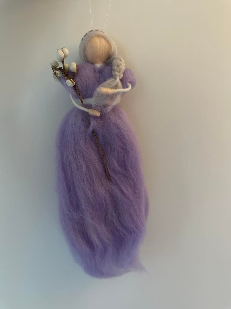 Handgemaakte vilten engel met takje, Ophalen of Verzenden, Nieuw, Knutselwerk