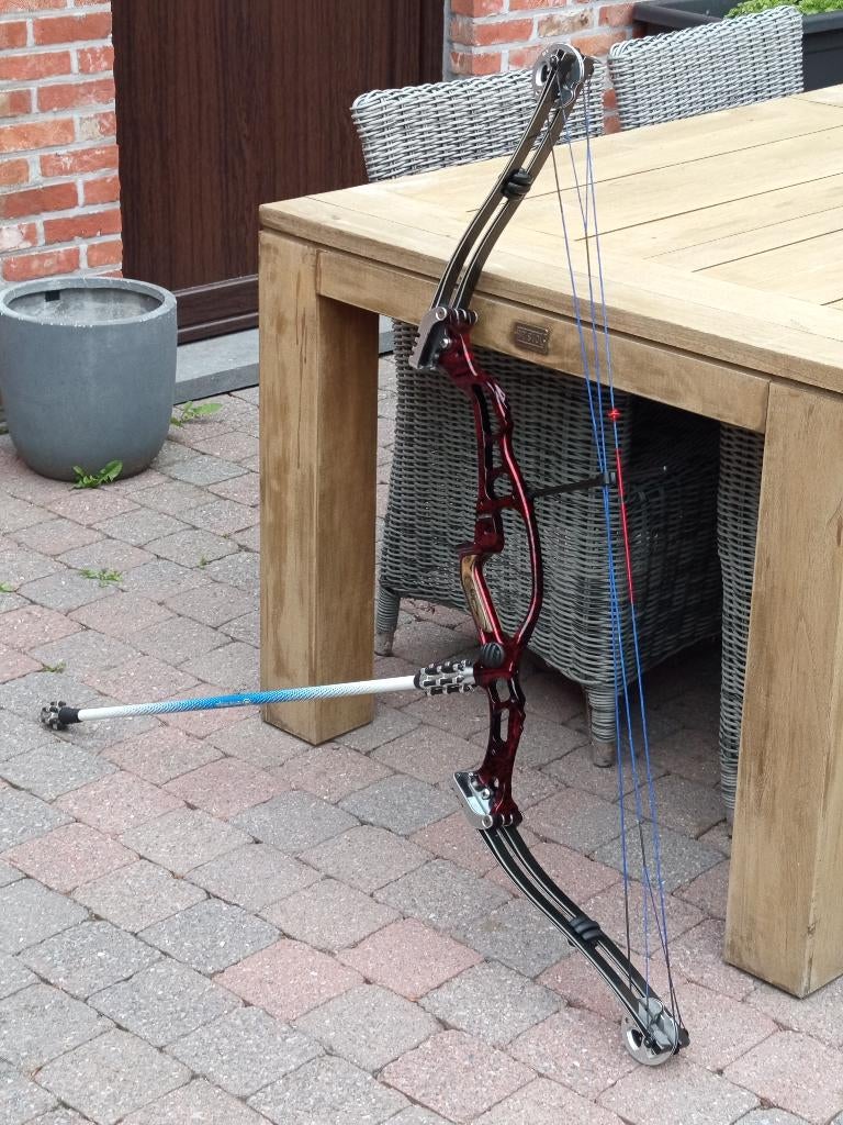 rh hoyt montega 40-50 pond 28,5-32 treklengte, Ophalen, Zo goed als nieuw, Compoundboog