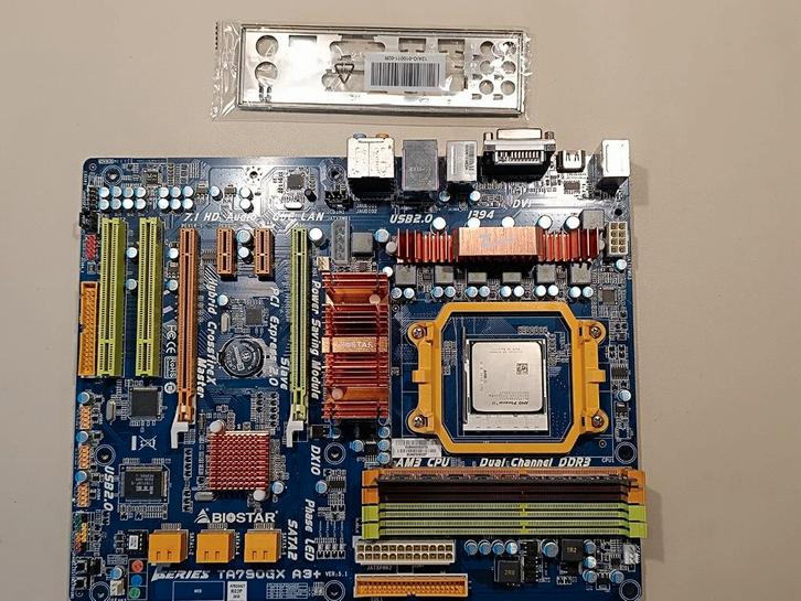 Biostar TA790GX A3+ met Phenom II X4 955 Black Edition & RAM, Computers en Software, Moederborden, Zo goed als nieuw, AMD, DDR3