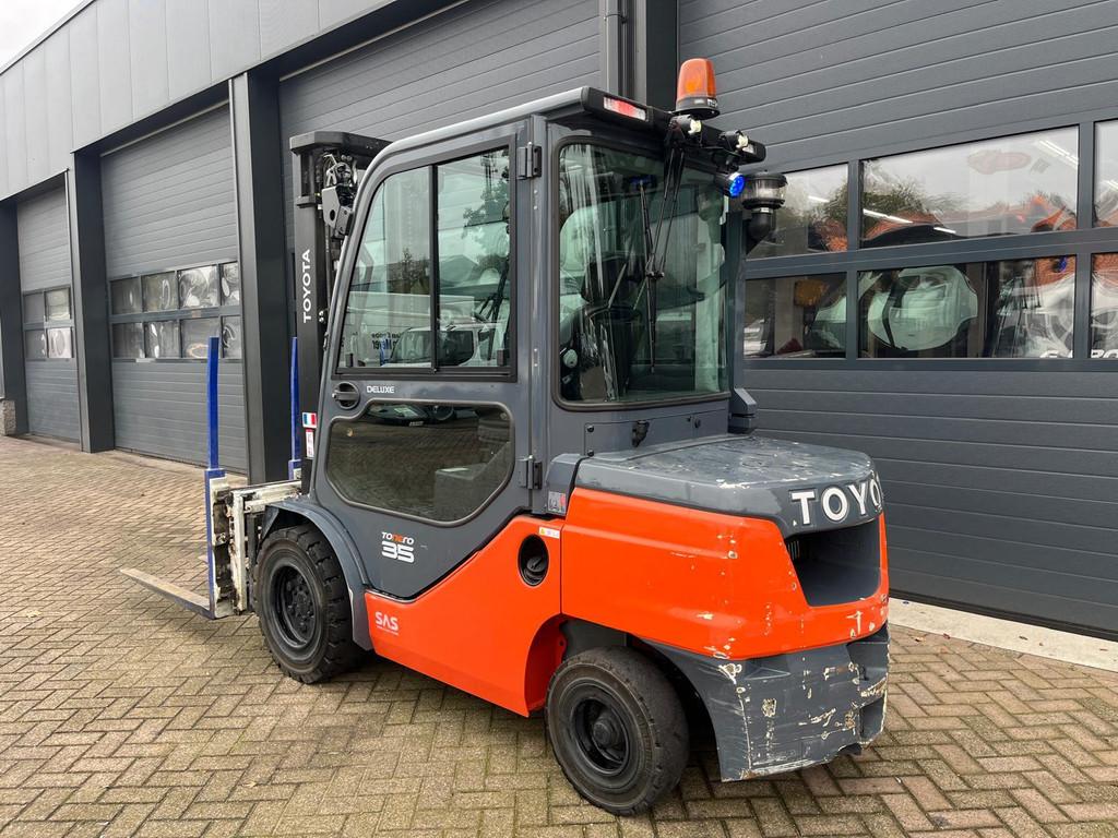 Toyota 52-8FDJF35 Triplex mast 2023 Cascade vorkverstellers, Auto's, Gebruikt, Overige carrosserieën, Origineel Nederlands, Bedrijf