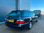 Mercedes-Benz E-klasse Combi 240 V6 Avantgarde AUT, Auto's, Mercedes-Benz, Automaat, Achterwielaandrijving, Gebruikt, Zwart