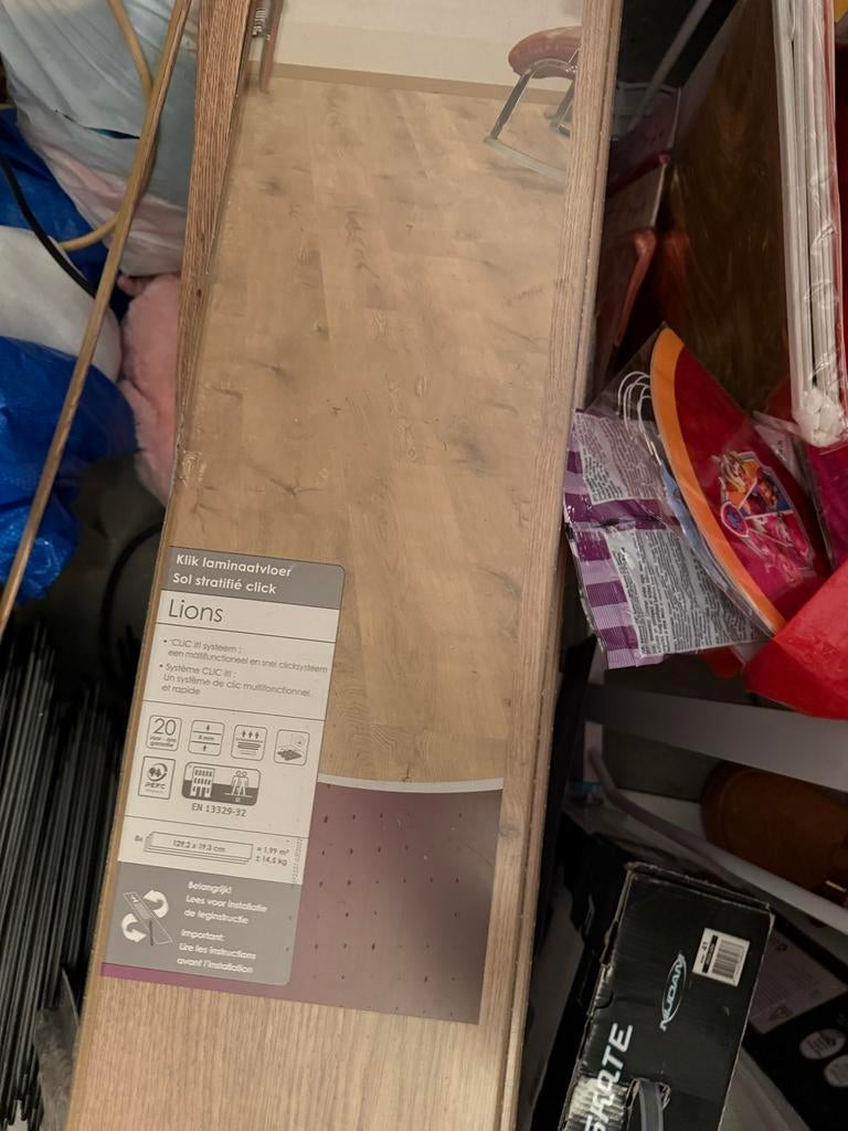 8 pakken kliklaminaat 16 m2 + gratis 3.5m plint nieuw, Ophalen, Nieuw, 10 m² of meer, 10 tot 30 cm