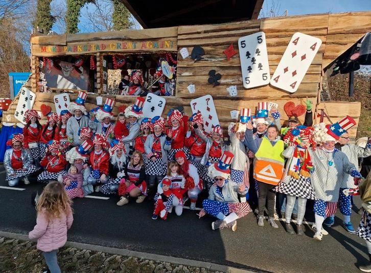 Grote carnavals loopgroep, Kleding | Dames, Carnavalskleding en Feestkleding, Gedragen, Kleding, Carnaval, Maat 42/44 (L), Ophalen of Verzenden