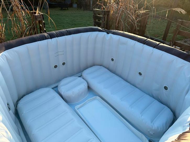 Lay-Z-Spa Maldives + HydroJet + verlichting | Kuip z.g.a.n, Tuin en Terras, Bubbelbaden en Hottubs, Zo goed als nieuw, Ophalen of Verzenden