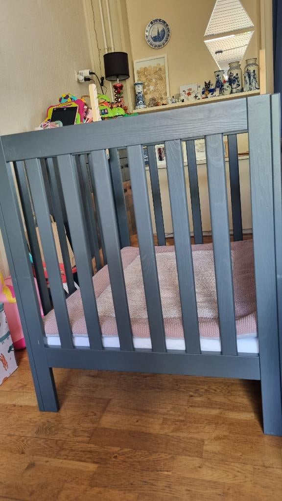 Baby Box 80x100 warm grijs (inclusief matras en toebehoren), Kinderen en Baby's, Boxen, Ophalen, Zo goed als nieuw, Rechthoekig