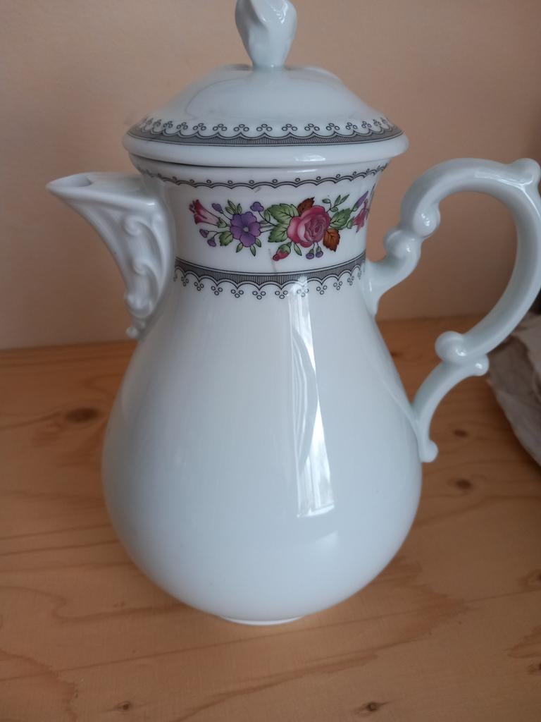 Nieuwe porseleinen koffiekan Hutschenreuther # Mariia Theres, Antiek en Kunst, Antiek | Servies los, Ophalen of Verzenden
