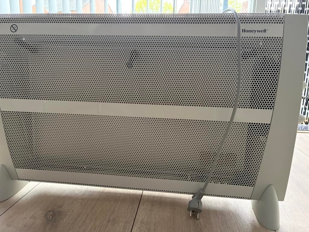 Elektrische verwarming 1500Watt, Ophalen, 30 tot 80 cm, Gebruikt, Kachel