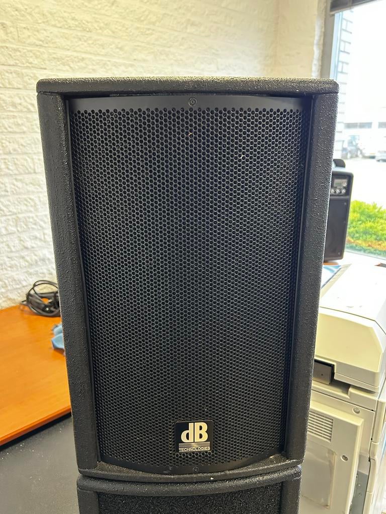 3X dB Technologies Arena 10 PRO Passieve Luidspreker 300W, Overige merken, Gebruikt, Ophalen of Verzenden, 120 watt of meer