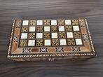 Met hout en parelmoer ingelegd schaakspel / backgammon, Een of twee spelers, Ophalen of Verzenden, Gebruikt, Reisspel