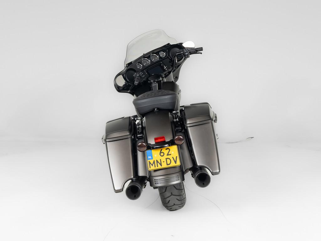 Harley-Davidson FLHXS Street Glide Special Solid Colour, Motoren, Motoren | Harley-Davidson, Bedrijf, Toermotor, Laan van Vredenoord 33
2289 DA  Rijswijk ZH, NL