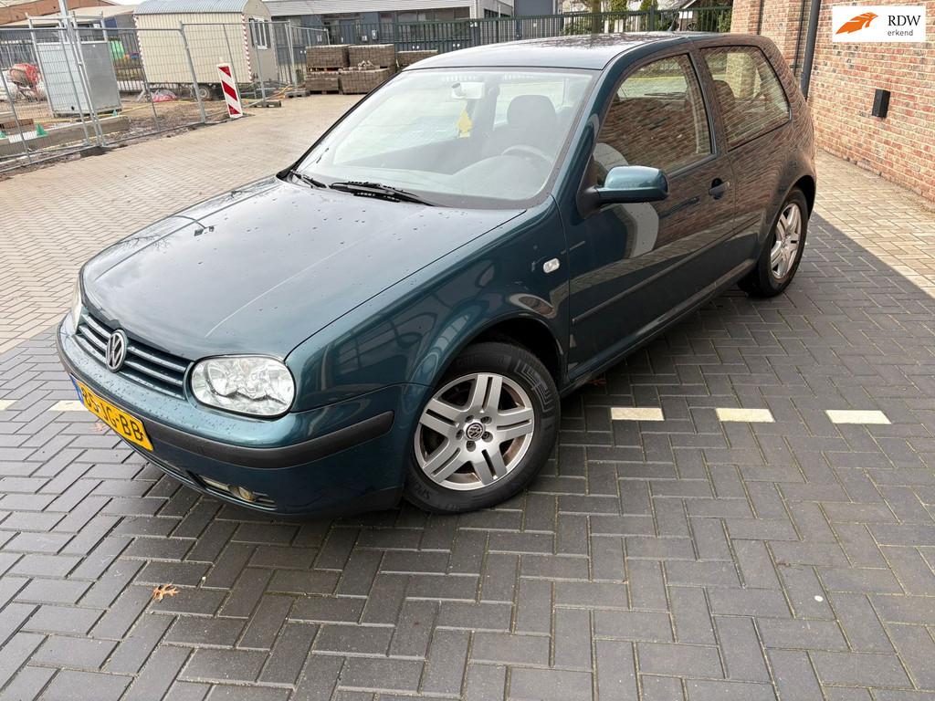 Volkswagen Golf 1.6-16V, Auto's, Voorwielaandrijving, Gebruikt, 4 cilinders, 49 €/maand