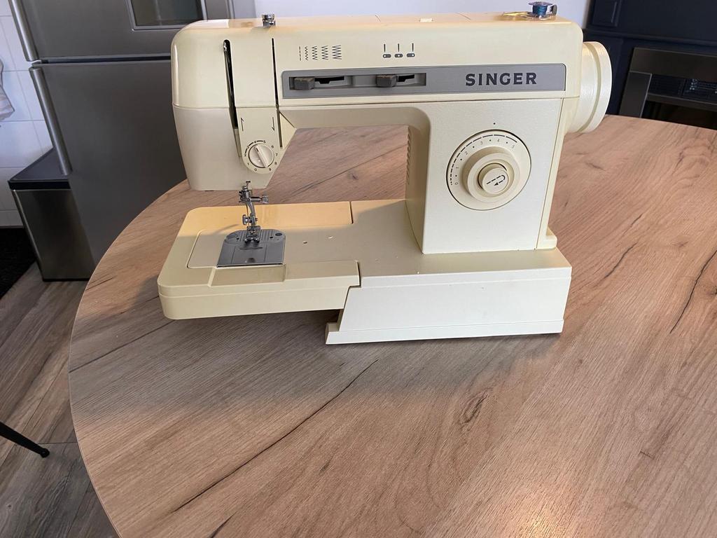 Singer Naaimachine - Model 2502C, Hobby en Vrije tijd, Naaimachines en Toebehoren, Ophalen of Verzenden, Gebruikt, Naaimachine