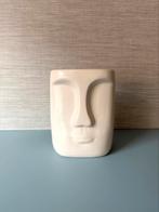 Vaas met gezicht, Wit, Aardewerk of Porselein, Ophalen of Verzenden, Zo goed als nieuw