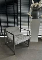 Design Fauteuil met RVS Frame en Glanzende Stof NIEUW, Huis en Inrichting, Fauteuils, Ophalen, ., Minder dan 75 cm, Nieuw
