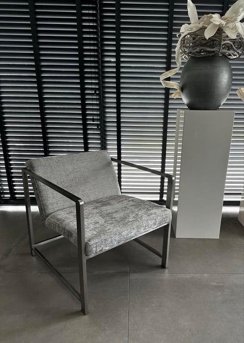 Design Fauteuil met RVS Frame en Glanzende Stof NIEUW, Huis en Inrichting, Fauteuils, Nieuw, Metaal, Stof, 50 tot 75 cm, Minder dan 75 cm