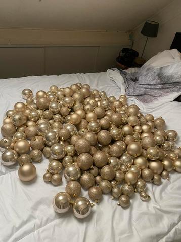 Kerstballen,ivoor/champagne,onbreekbaar,250 st,in 1 koop €35 beschikbaar voor biedingen
