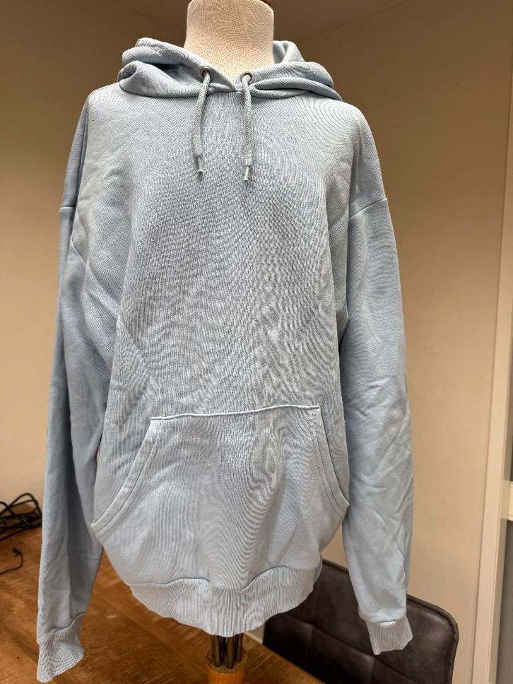 MONKI sweater lichtblauw zeer netjes maat XXS DN, Kleding | Dames, Truien en Vesten, Gedragen, Maat 34 (XS) of kleiner, Blauw