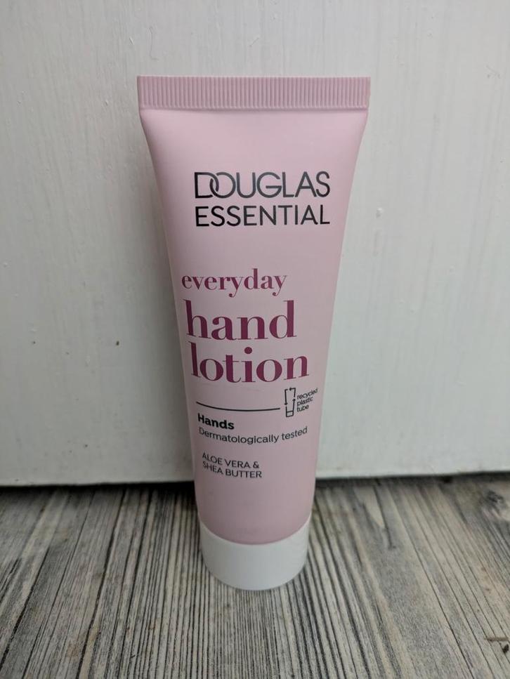 Douglas Essential Hand Lotion, Sieraden, Tassen en Uiterlijk, Uiterlijk | Lichaamsverzorging, Nieuw, Bodylotion, Crème of Olie