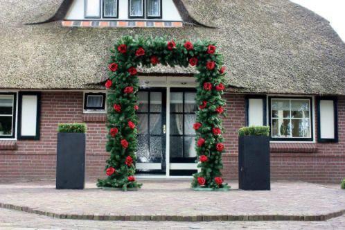 Te huur huwelijksboog/ trouwboog, Hobby en Vrije tijd, Feestartikelen | Verhuur, Geboorte of Huwelijk, Ophalen