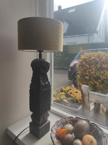 Handgemaakte Afrikaanse Lamp met Linnen kap van Duran beschikbaar voor biedingen