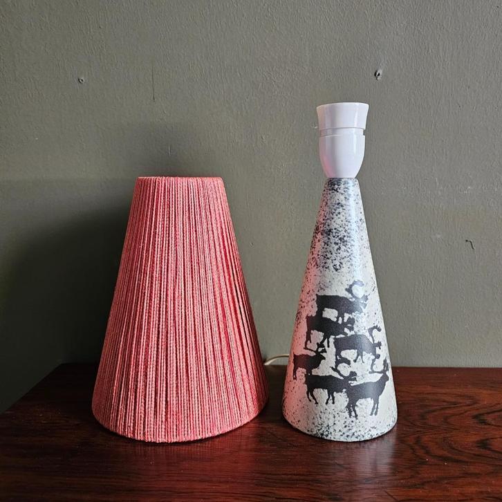 VIKA Tafellamp met Elanden - Deens design Vintage Lamp, Huis en Inrichting, Lampen | Tafellampen, Zo goed als nieuw, Minder dan 50 cm