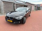 BMW 116i F20 Sportline, uniek interieur, Hi Fi, PDS, trekh, Auto's, BMW, 65 €/maand, 4 cilinders, Zwart, Origineel Nederlands