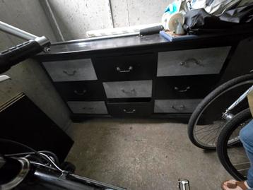 Dressoir gratis ophalen  beschikbaar voor biedingen