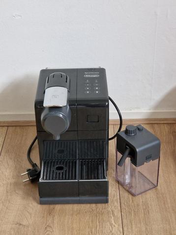 De'Longhi Lattissima Touch met 100+ cups beschikbaar voor biedingen