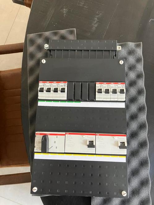 Abb 3 fase meterkast met 8 groepen, complete groepenkast, Doe-het-zelf en Verbouw, Elektra en Kabels, Zo goed als nieuw, Overige typen