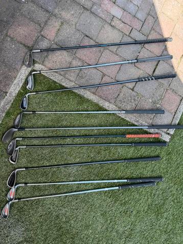 Diverse golf clubs beschikbaar voor biedingen