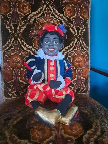 Zwarte Piet Pop met Gouden Oorbel beschikbaar voor biedingen