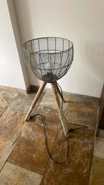 Moderne staande lamp met metalen kap, Huis en Inrichting, Woonaccessoires | Zuilen en Pilaren, Ophalen of Verzenden, Zo goed als nieuw