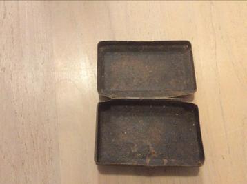 Oud tabaksdoosje beschikbaar voor biedingen