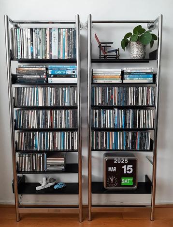 CD-rek, boekenkastje beschikbaar voor biedingen