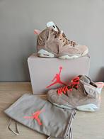 Jordan 6 Travis Scott British Khaki EU44 VNDS, Bruin, Ophalen of Verzenden, Nike Air Jordan, Sneakers of Gympen