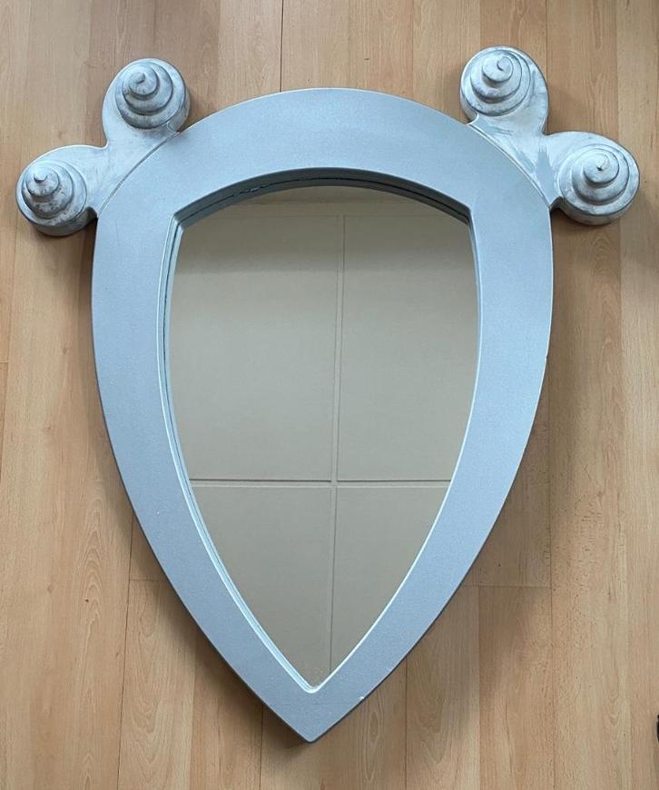 Leuke en Aparte Design Spiegel, Huis en Inrichting, Woonaccessoires | Spiegels, Gebruikt, Overige vormen, Ophalen